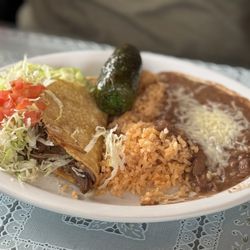 Morelia Mexican Restaurant - Crunchy taco plate