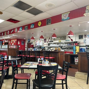 Mom's Family Diner - Diners Near Me - Broken Arrow, Oklahoma Mom's Family Diner - Diners Near Me - Broken Arrow, Oklahoma