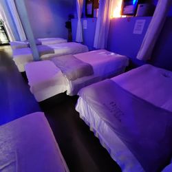 Happy Feet Foot Spa - Shared massage room
