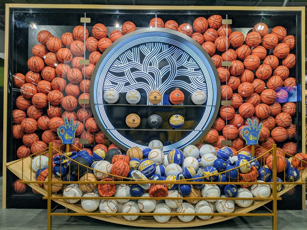 WARRIORS SHOP CHASE CENTER 53 Photos & 13 Reviews Women's