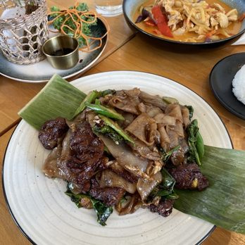 Tee’ Thai Flavors - N-2. Pad See Ew Noodle - Thai Near Me - Bethpage, New York Tee’ Thai Flavors - N-2. Pad See Ew Noodle - Thai Near Me - Bethpage, New York