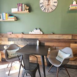 Manor Park Coffee & Deli - Cozy