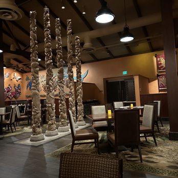 Tiffins Restaurant - Interior of the Grand Dining Room - New American Near Me - Lake Buena Vista, Florida Tiffins Restaurant - Interior of the Grand Dining Room - New American Near Me - Lake Buena Vista, Florida