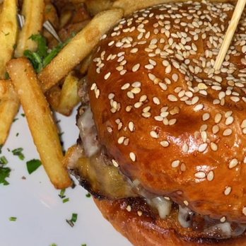 The Attic - Attic Burger ($19) - Breakfast & Brunch Near Me - Long Beach, California