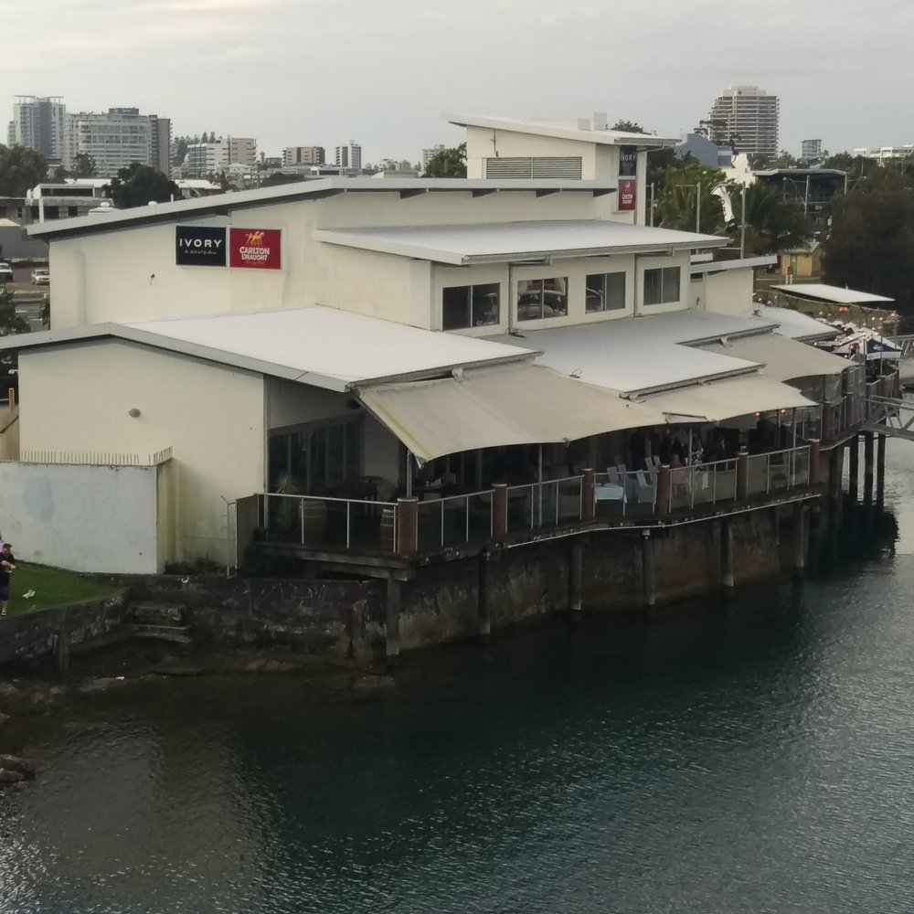 Ivory Tavern - Outside - Bars Near Me - Tweed Heads, NSW