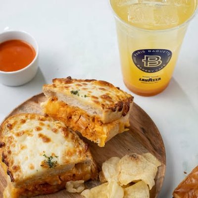 Paris Baguette by null