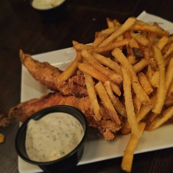 The Golden Hoosier - Kids Chicken Strips - Burgers Near Me - St. Louis, Missouri The Golden Hoosier - Kids Chicken Strips - Burgers Near Me - St. Louis, Missouri