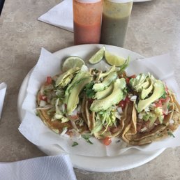 Vegetarian tacos with avocado