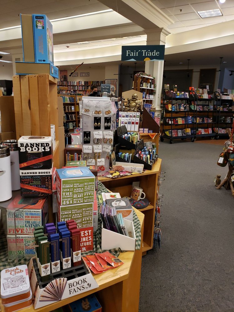 SCHULER BOOKS & MUSIC Updated August 2024 15 Photos & 21 Reviews