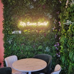 S Level Tea - Interior