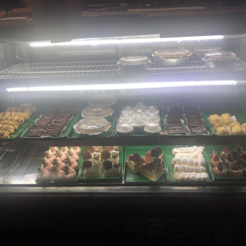 Sweet Cakes and Bakery - Bakeries Near Me - Salinas, Puerto Rico