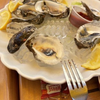 Buzzard's Roost Grill & Pub - Oysters, sorry, all gone! - Seafood Near Me - Key Largo, Florida