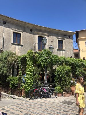 Bar Vitelli by null