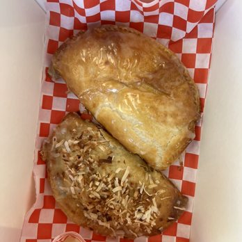Kuboba Spot - Mango Cheesecake Empanada (top) and Sweet Young Coconut Empanada (bottom) - Bubble Tea Near Me - Berkeley, California Kuboba Spot - Mango Cheesecake Empanada (top) and Sweet Young Coconut Empanada (bottom) - Bubble Tea Near Me - Berkeley, California