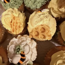 Baby shower cupcakes. Baby shower cupcakes.