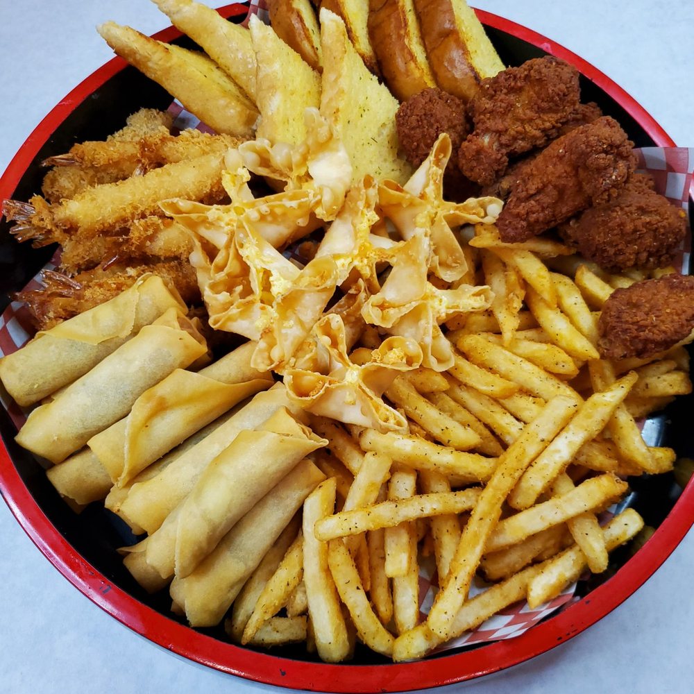 Meet Sushi & Boil - Appetizers (chicken wings, fries, spring rolls, shrimp basket, garlic bread, cheesy wontons) - Seafood Near Me - Toronto, Ontario Meet Sushi & Boil - Appetizers (chicken wings, fries, spring rolls, shrimp basket, garlic bread, cheesy wontons) - Seafood Near Me - Toronto, Ontario
