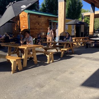 Mama Chow's Kitchen - The truck facing the street - Food Trucks Near Me - Portland, Oregon