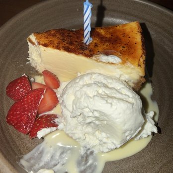 Earls Kitchen + Bar - Cheesecake 10/10s! - Cocktail Bars Near Me - Honolulu, Hawaii Earls Kitchen + Bar - Cheesecake 10/10s! - Cocktail Bars Near Me - Honolulu, Hawaii