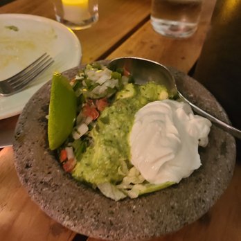 La Piscina - Guac sour cream come with fajitas - Mexican Near Me - Austin, Texas La Piscina - Guac sour cream come with fajitas - Mexican Near Me - Austin, Texas