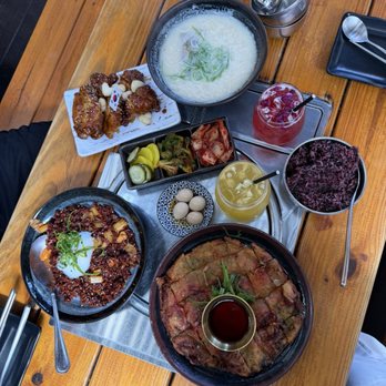 Um Ma - KIMCHI SCALLION PANCAKE, SUL LUNG TANG, KIMCHI FRIED RICE, 6 Chicken Wings - Korean Near Me - San Francisco, California Um Ma - KIMCHI SCALLION PANCAKE, SUL LUNG TANG, KIMCHI FRIED RICE, 6 Chicken Wings - Korean Near Me - San Francisco, California