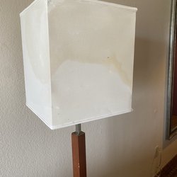 Quality Inn & Suites - Filthy, dirty and stained lamp shade