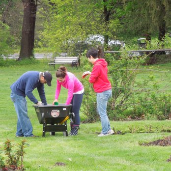 Elizabeth Park - Yelp Volunteer Day Saturday May 6th, 2017 - Parks Near Me - West Hartford, Connecticut Elizabeth Park - Yelp Volunteer Day Saturday May 6th, 2017 - Parks Near Me - West Hartford, Connecticut