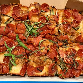 Motorhead Pizza - Gold Rush Pizza - Pizza Near Me - Loomis, California