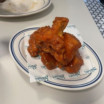 Susie's Rise & Dine - General Tao's buffalo wings - Diners Near Me - Toronto, Ontario Susie's Rise & Dine - General Tao's buffalo wings - Diners Near Me - Toronto, Ontario