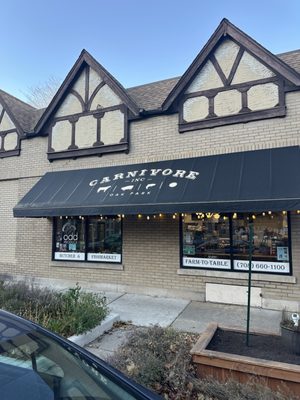 Carnivore Oak Park by null