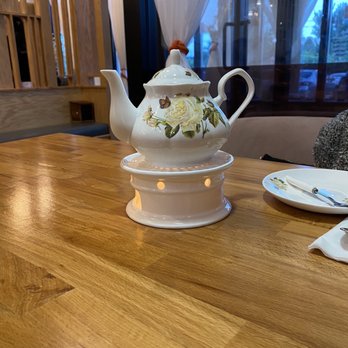 Prince Tea House - Edison - Tea pot served at the table. - Desserts Near Me - Edison, New Jersey
