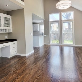 Armstrong-Citywide - a kitchen and dining room - Flooring Near Me - Grandview, Missouri Armstrong-Citywide - a kitchen and dining room - Flooring Near Me - Grandview, Missouri