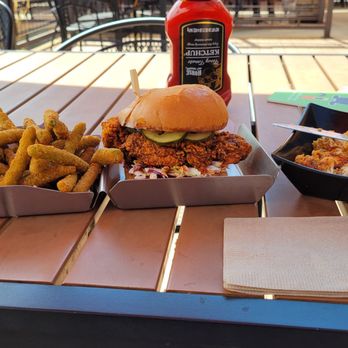 300 Suns Brewing - Nashville Hot Chicken with Fried Green Beans! - Brewpubs Near Me - Longmont, Colorado