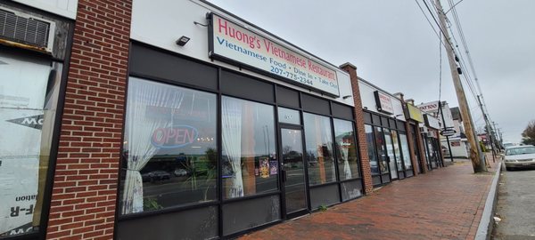 Huong's Vietnamese Restaurant by null