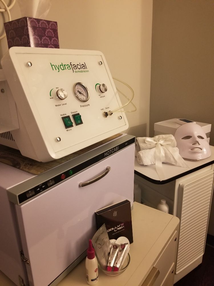 Hats Off Salon & Spa Center City Logo