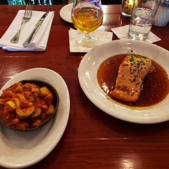Ida's Restaurant - Fresh salmon filet with sesame honey soy glaze. Side zucchini, summer squash and tomato sauce. - Italian Near Me - Middletown, Rhode Island
