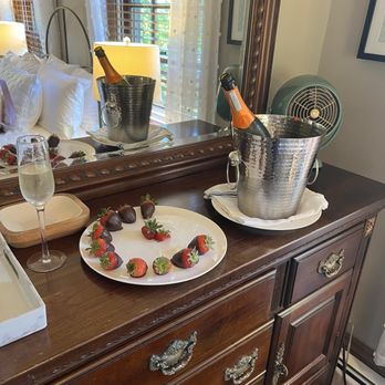 Captain Freeman Inn - Anniversary package, chocolate covered strawberries and prosecco! - Hotels Near Me - Brewster, Massachusetts Captain Freeman Inn - Anniversary package, chocolate covered strawberries and prosecco! - Hotels Near Me - Brewster, Massachusetts