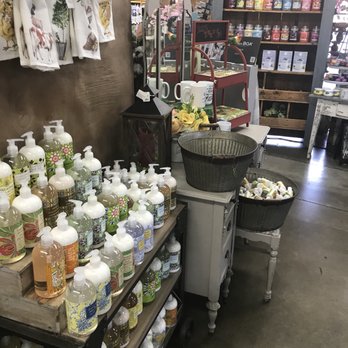 Shawnee Springs Market - Fruits & Veggies Near Me - Cross Junction, Virginia