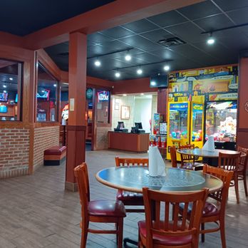 Pizza Hut - Dining area - Pizza Near Me - Pleasanton, Texas Pizza Hut - Dining area - Pizza Near Me - Pleasanton, Texas