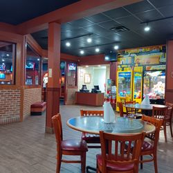 Pizza Hut - Dining area