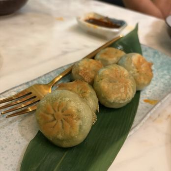Supreme Dumplings - Mini Pan Fried Chive Pie - Shanghainese Near Me - Honolulu, Hawaii Supreme Dumplings - Mini Pan Fried Chive Pie - Shanghainese Near Me - Honolulu, Hawaii