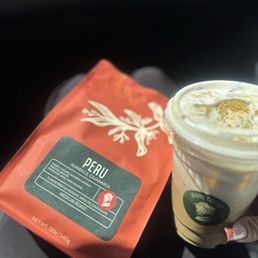 pistachio vanilla sea salt latte + peru coffee beans