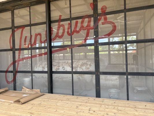 Junebug's BBQ by null