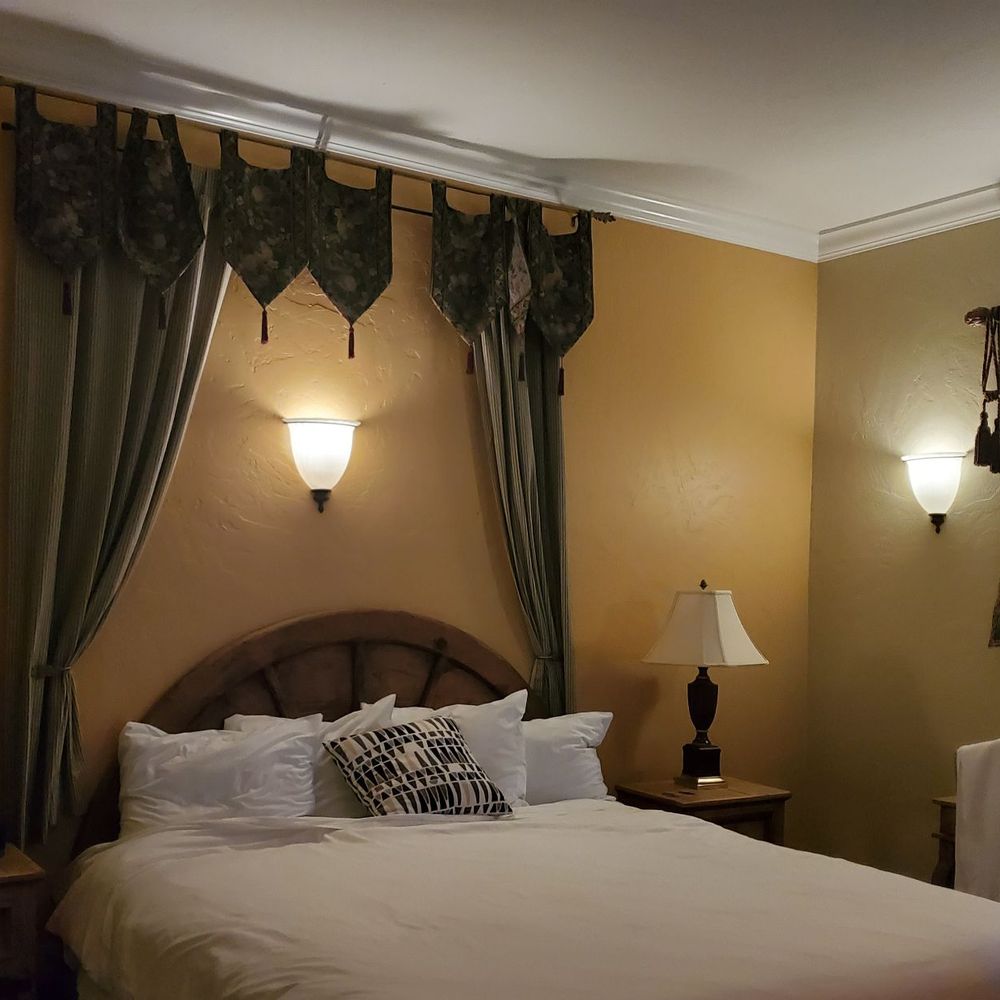Sonoma Coast Villa - Picture of our room we stay in the Superior king room. - Hotels Near Me - Bodega, California Sonoma Coast Villa - Picture of our room we stay in the Superior king room. - Hotels Near Me - Bodega, California