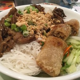Lemongrass Pork with Spring Roll (9.50) Lemongrass Pork with Spring Roll (9.50)