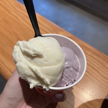 Salt & Straw - Pear blue cheese and honey lavender - Ice Cream & Frozen Yogurt Near Me - Seattle, Washington