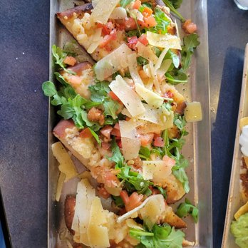 Ocean's Bar & Grill - Flatbread pizza (not all that flat) - New American Near Me - Panama City Beach, Florida Ocean's Bar & Grill - Flatbread pizza (not all that flat) - New American Near Me - Panama City Beach, Florida