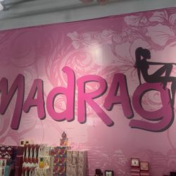 Madrag - The service was good I really liked the store The employees were friendly Everything went well