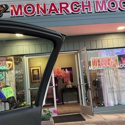 Monarch Moon Spa - Door front