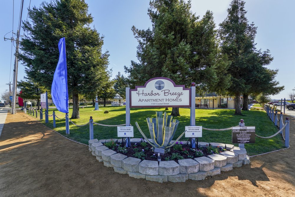 HARBOR BREEZE APARTMENT HOMES 66 Photos & 11 Reviews 1101 Crystal