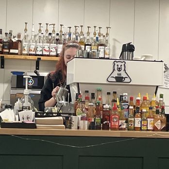 Artur Cafe - Barista knows what they are doing! - Coffee & Tea Near Me - Tualatin, Oregon